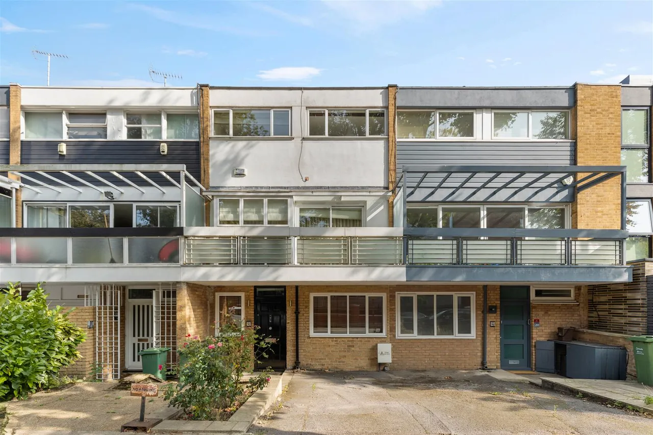 5 bed house for sale — Crossfield Road, Belsize Park, London, NW3 4NT