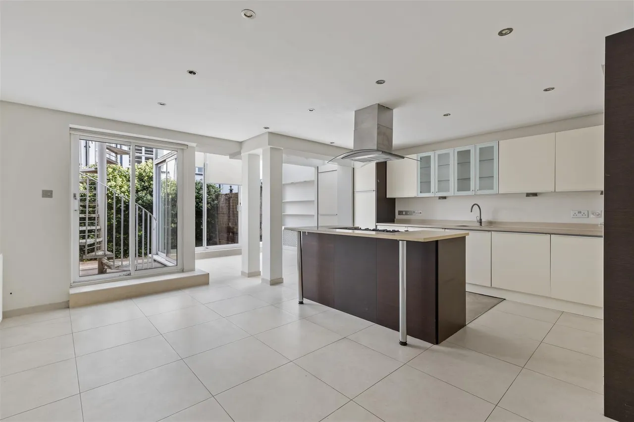Crossfield Road, Belsize Park, London, NW3 4NT, photo 2