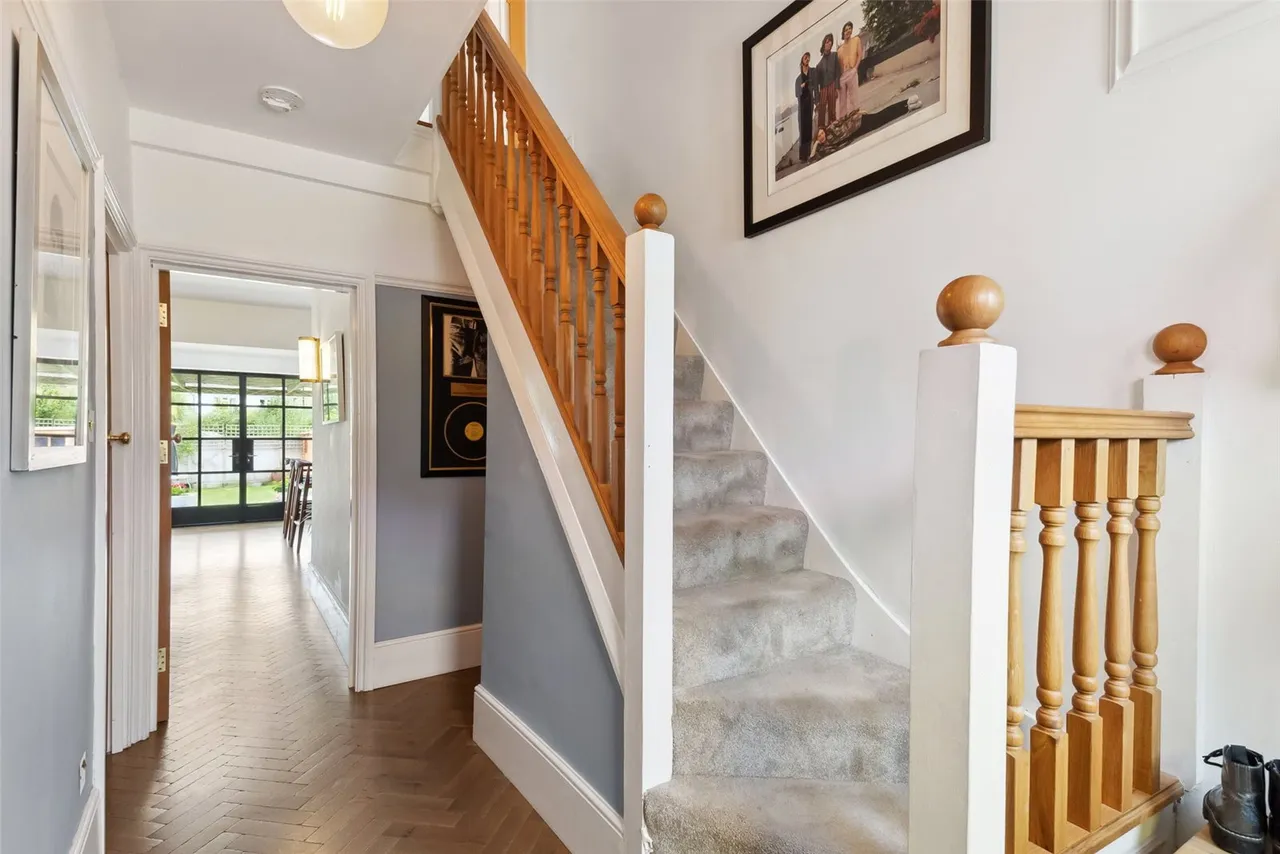 Ormond Drive, Hampton, TW12 2TP, photo 17