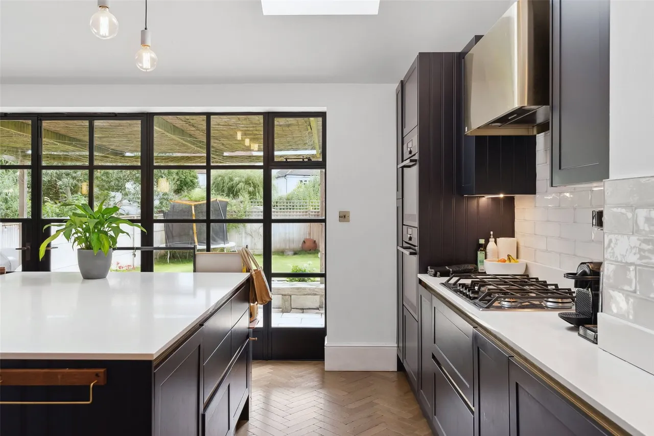 Ormond Drive, Hampton, TW12 2TP, photo 9