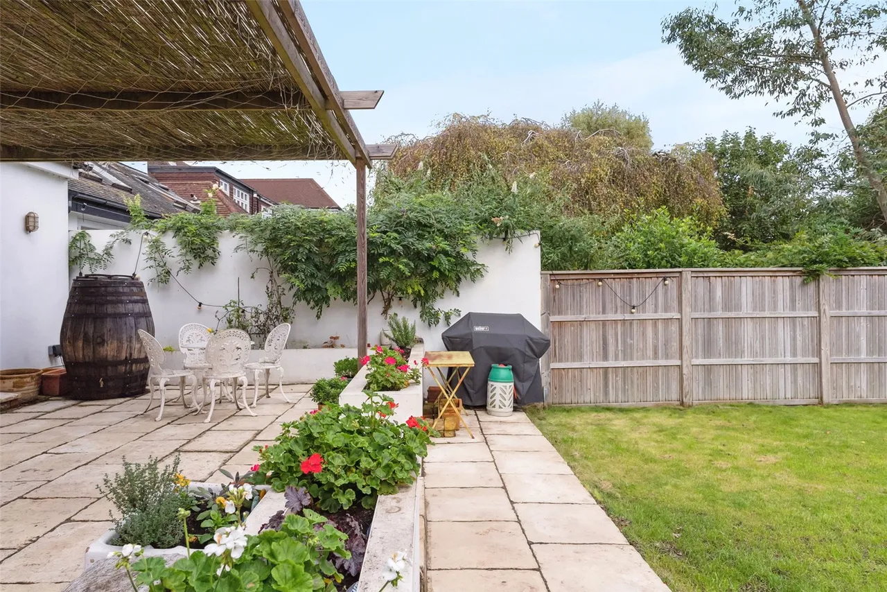 Ormond Drive, Hampton, TW12 2TP, photo 12