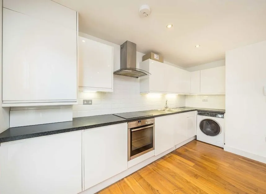 Byrne Road, Clapham South, SW12, photo 2