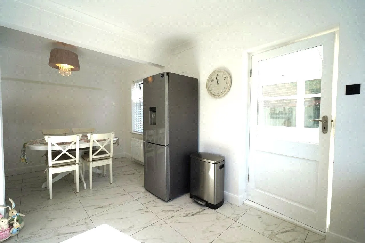 Bretton Road, Ravenshead, NG15, photo 9