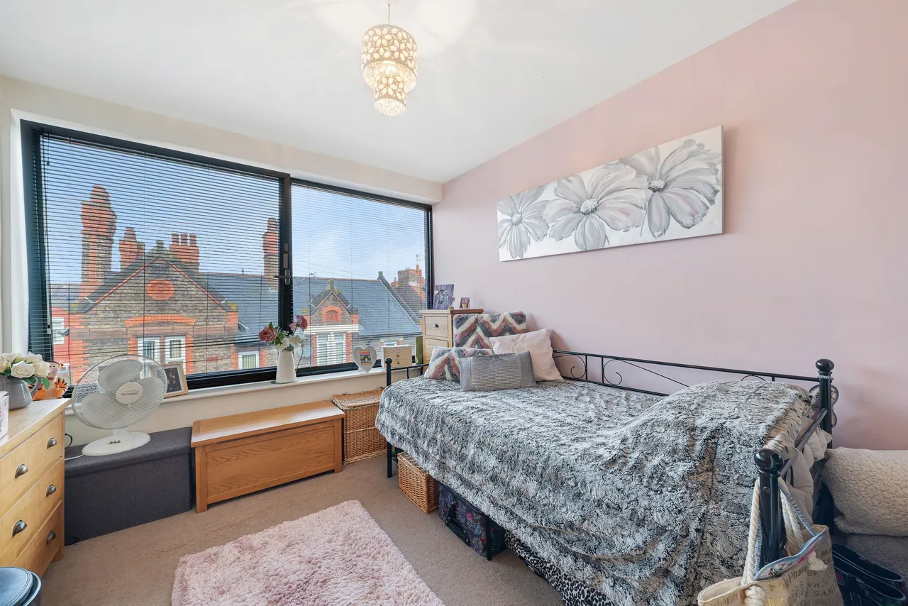 Heald Street, Liverpool, L19 2LY, photo 12