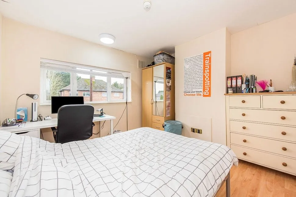 Ripley Avenue, Egham, TW20, photo 4