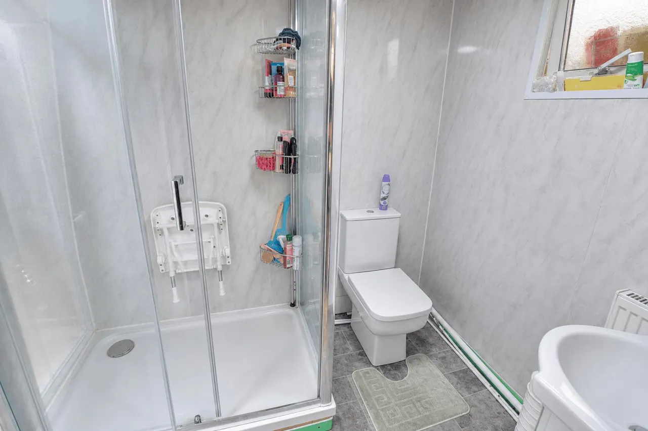 Wyvern Avenue, Leicester, LE4, photo 7
