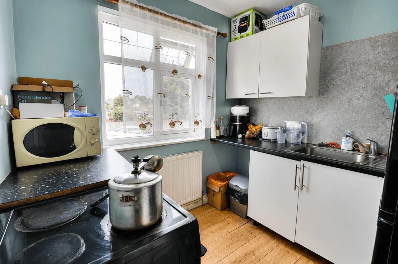 Wyvern Avenue, Leicester, LE4, photo 13