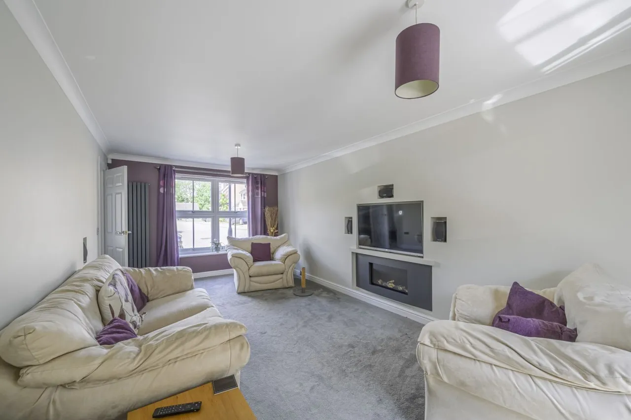 Haywain Close, Swindon, SN25, photo 10