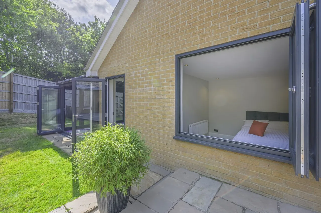 Haywain Close, Swindon, SN25, photo 21