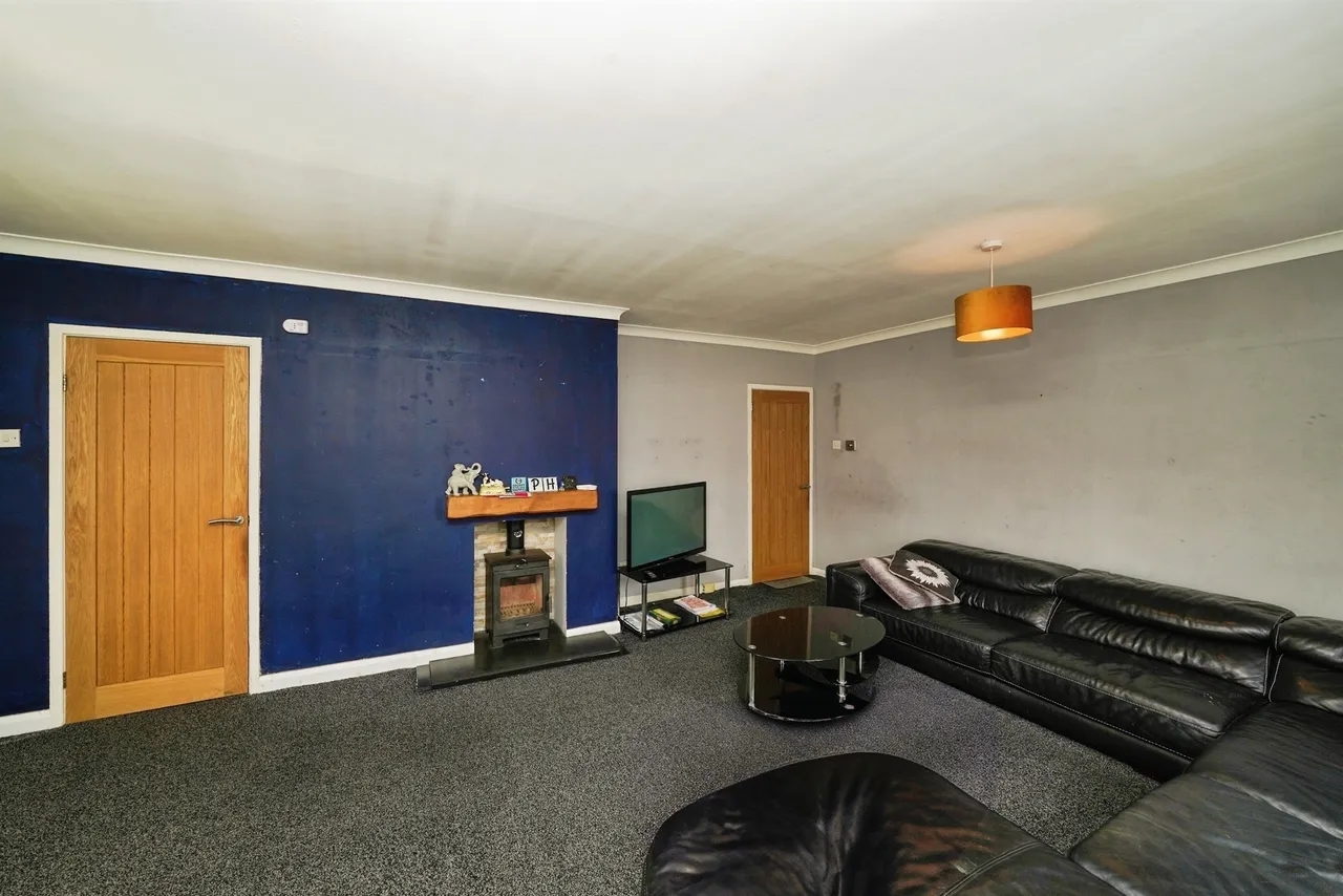 Pooltown Road, Whitby, CH65, photo 4