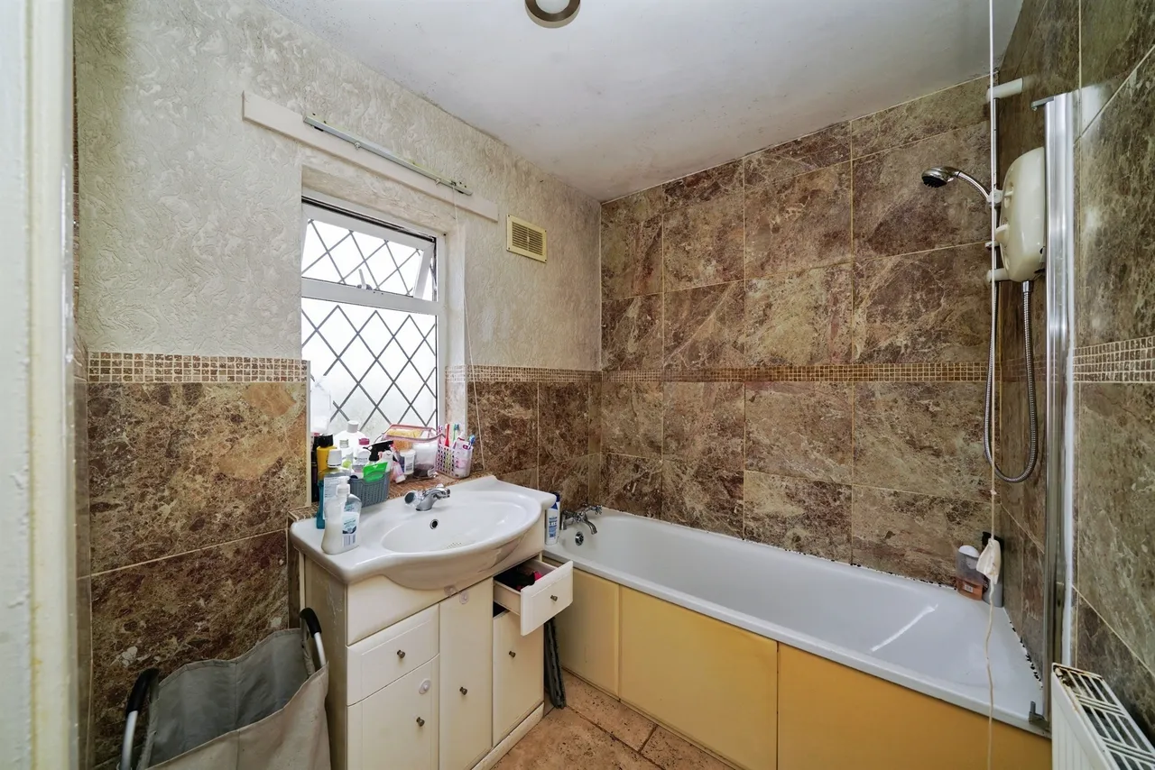 Pooltown Road, Whitby, CH65, photo 14