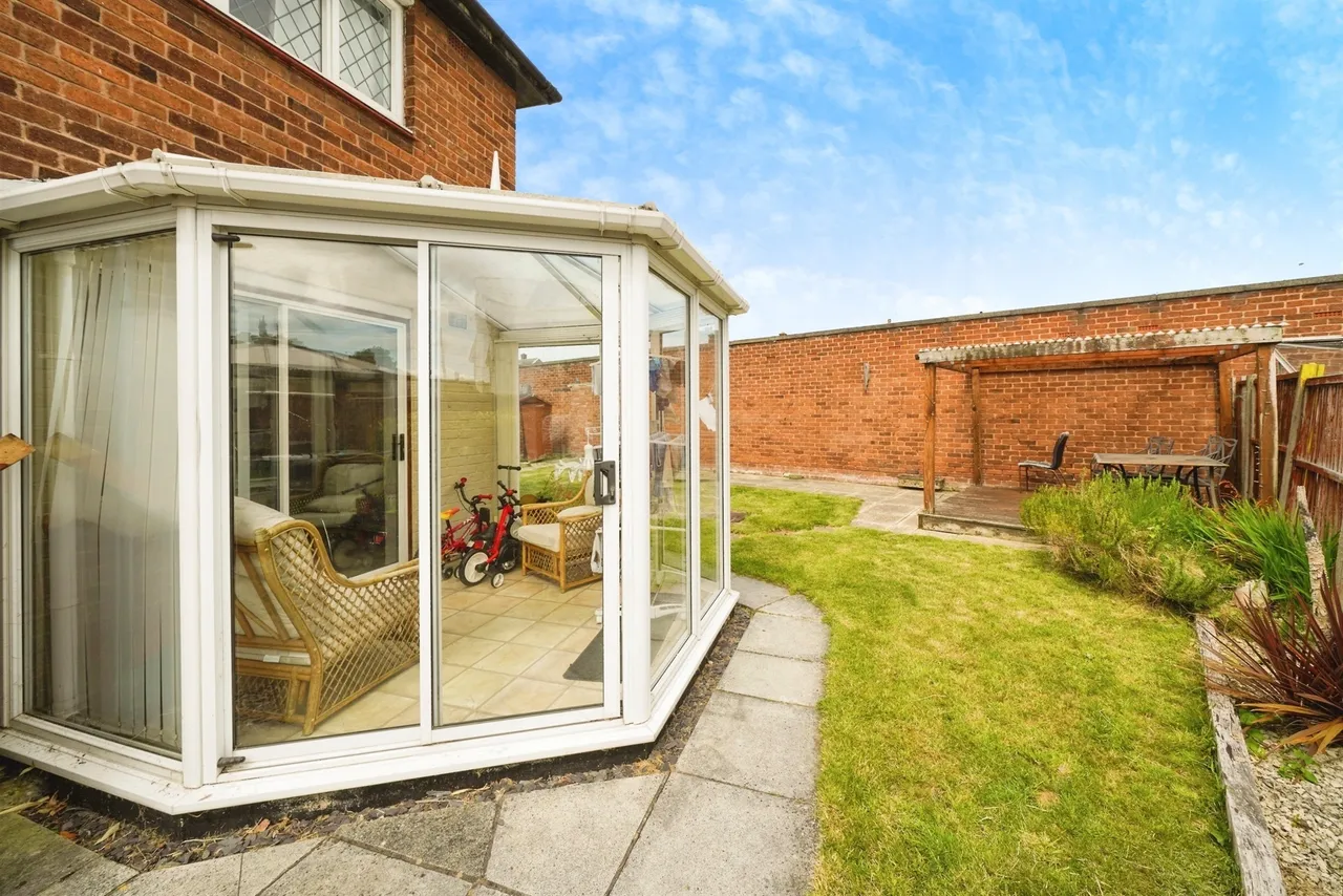 Pooltown Road, Whitby, CH65, photo 17