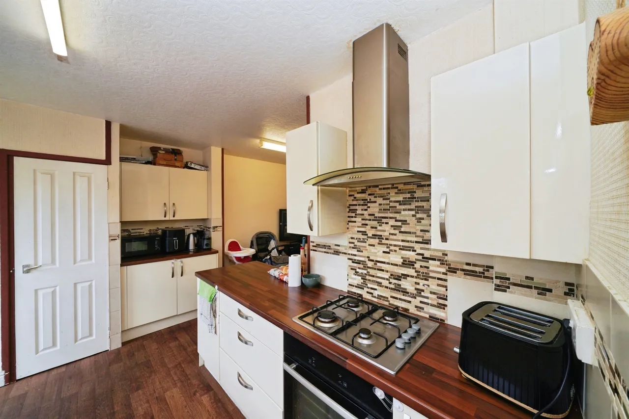 Pooltown Road, Whitby, CH65, photo 7