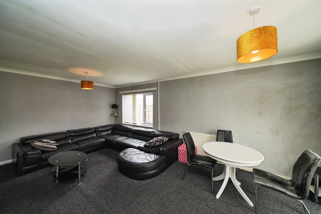 Pooltown Road, Whitby, CH65, photo 5