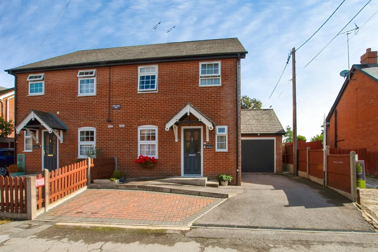 3 bed house for sale, Flower Lane, Amesbury, SP4