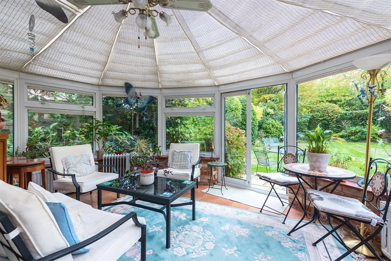 Potley Hill Road, Yateley, Hampshire, GU46 6AG, photo 3