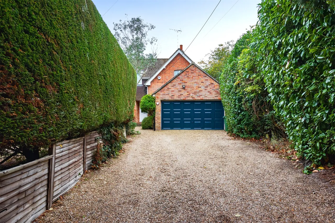Potley Hill Road, Yateley, Hampshire, GU46 6AG, photo 8