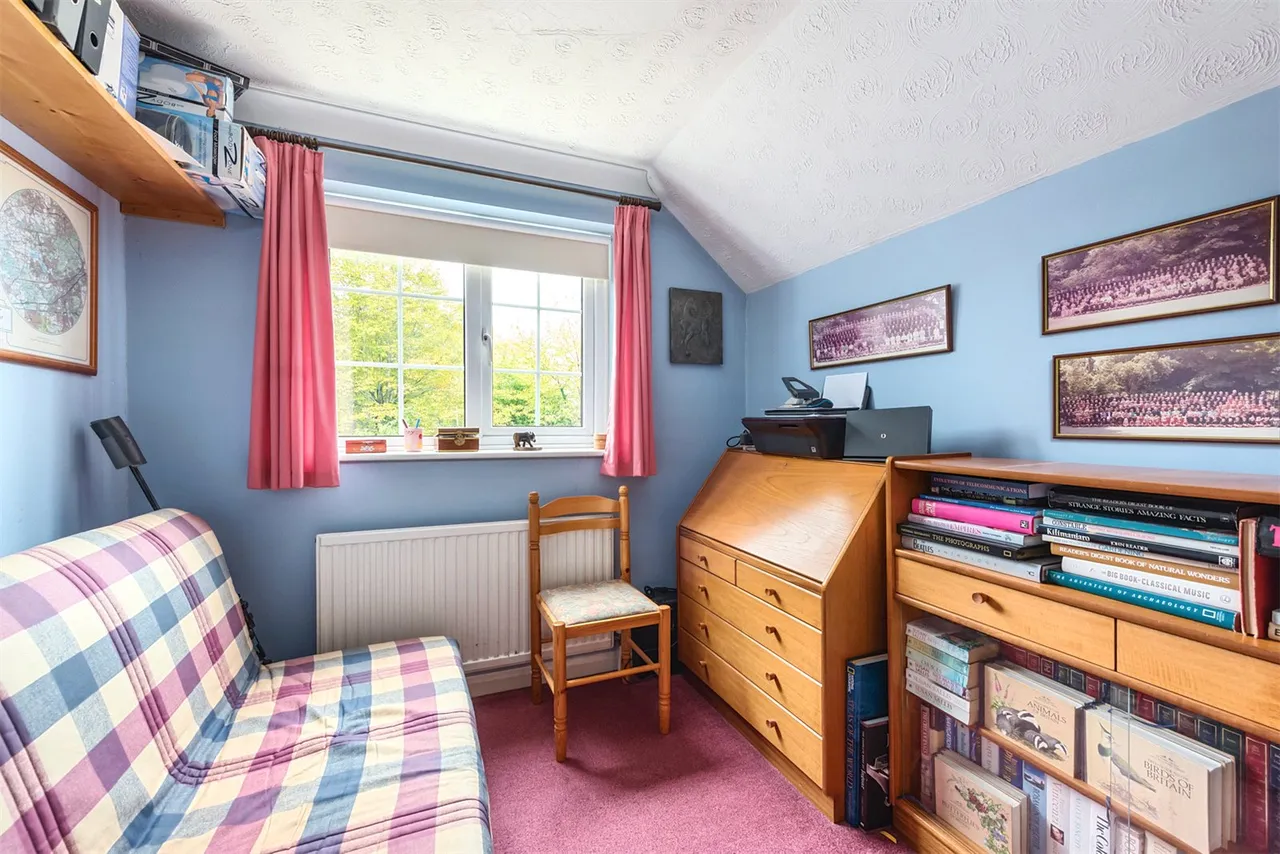 Potley Hill Road, Yateley, Hampshire, GU46 6AG, photo 12