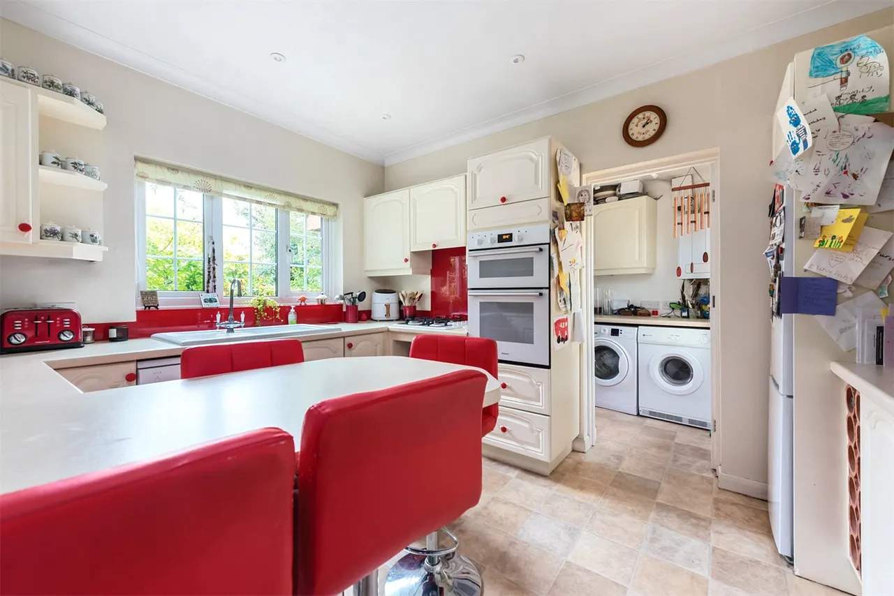 Potley Hill Road, Yateley, Hampshire, GU46 6AG, photo 2