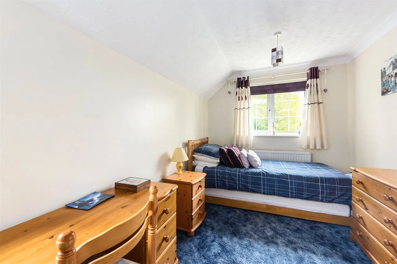 Potley Hill Road, Yateley, Hampshire, GU46 6AG, photo 14