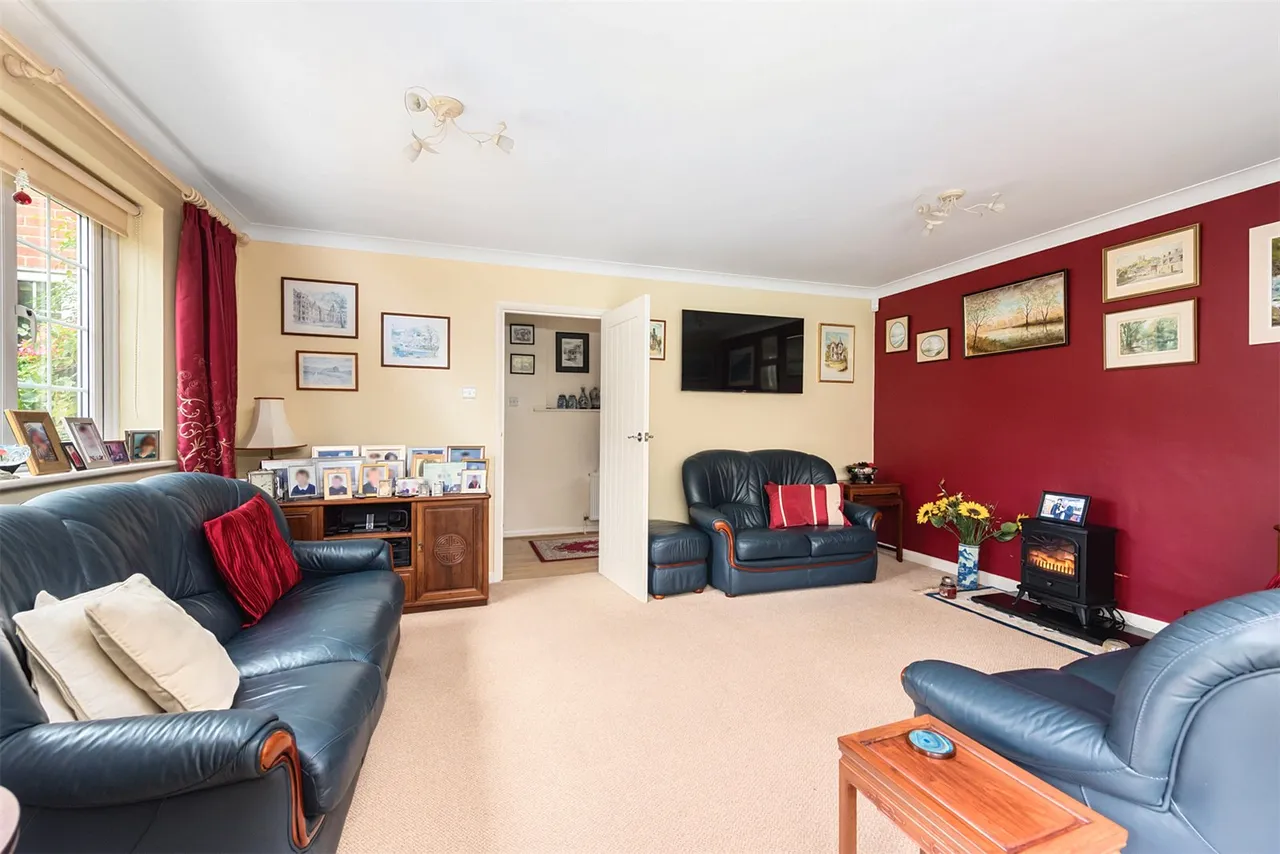 Potley Hill Road, Yateley, Hampshire, GU46 6AG, photo 5