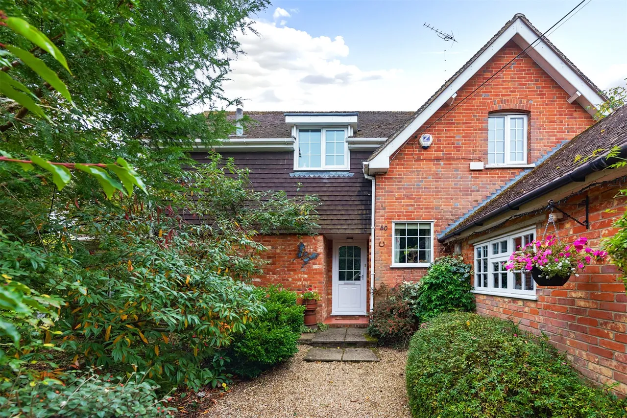 Potley Hill Road, Yateley, Hampshire, GU46 6AG, photo 6