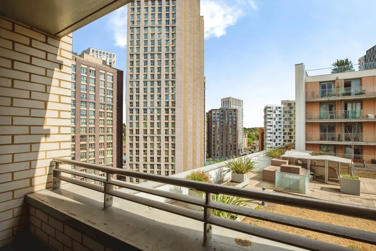 2 bed flat for sale, Elmira Street, London, SE13