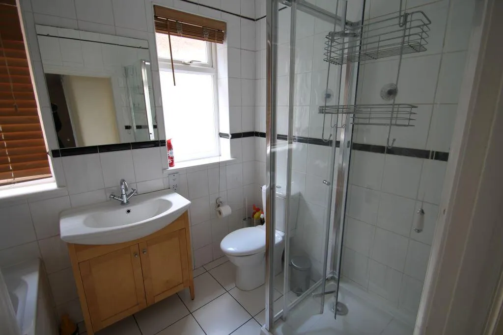 Seagry Road, London, photo 12