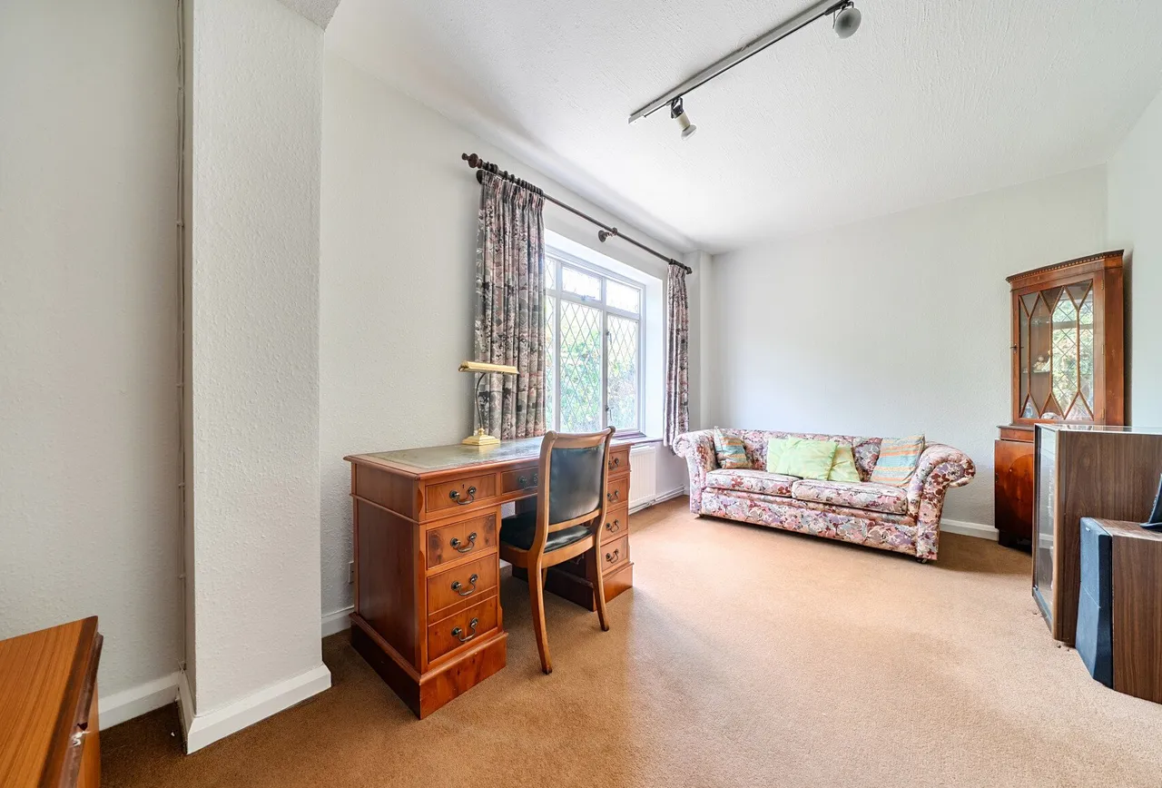 Nursery Lane, Surrey, Hookwood, RH6 0HG, photo 11