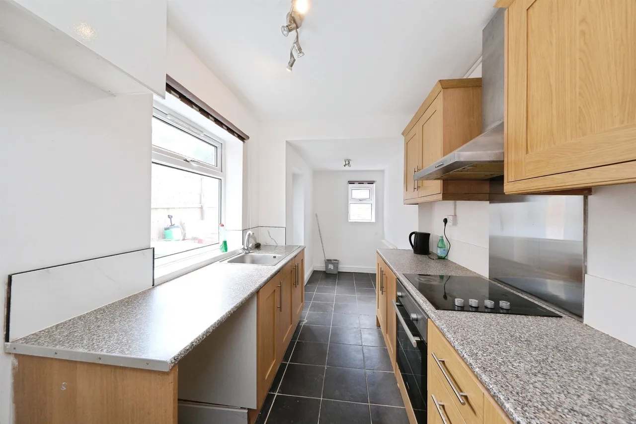 Hunloke Road, Holmewood, Chesterfield, photo 6