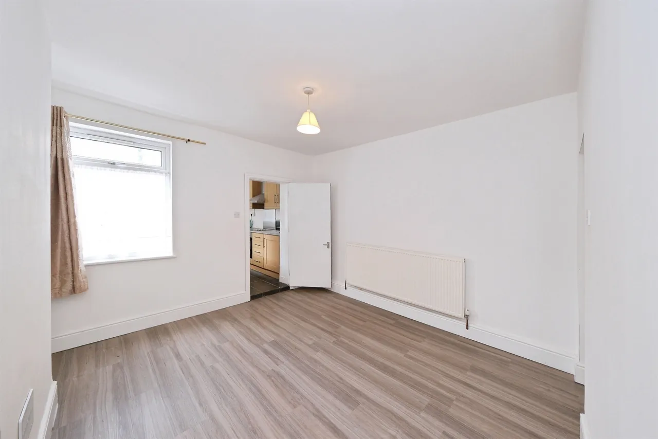 Hunloke Road, Holmewood, Chesterfield, photo 4