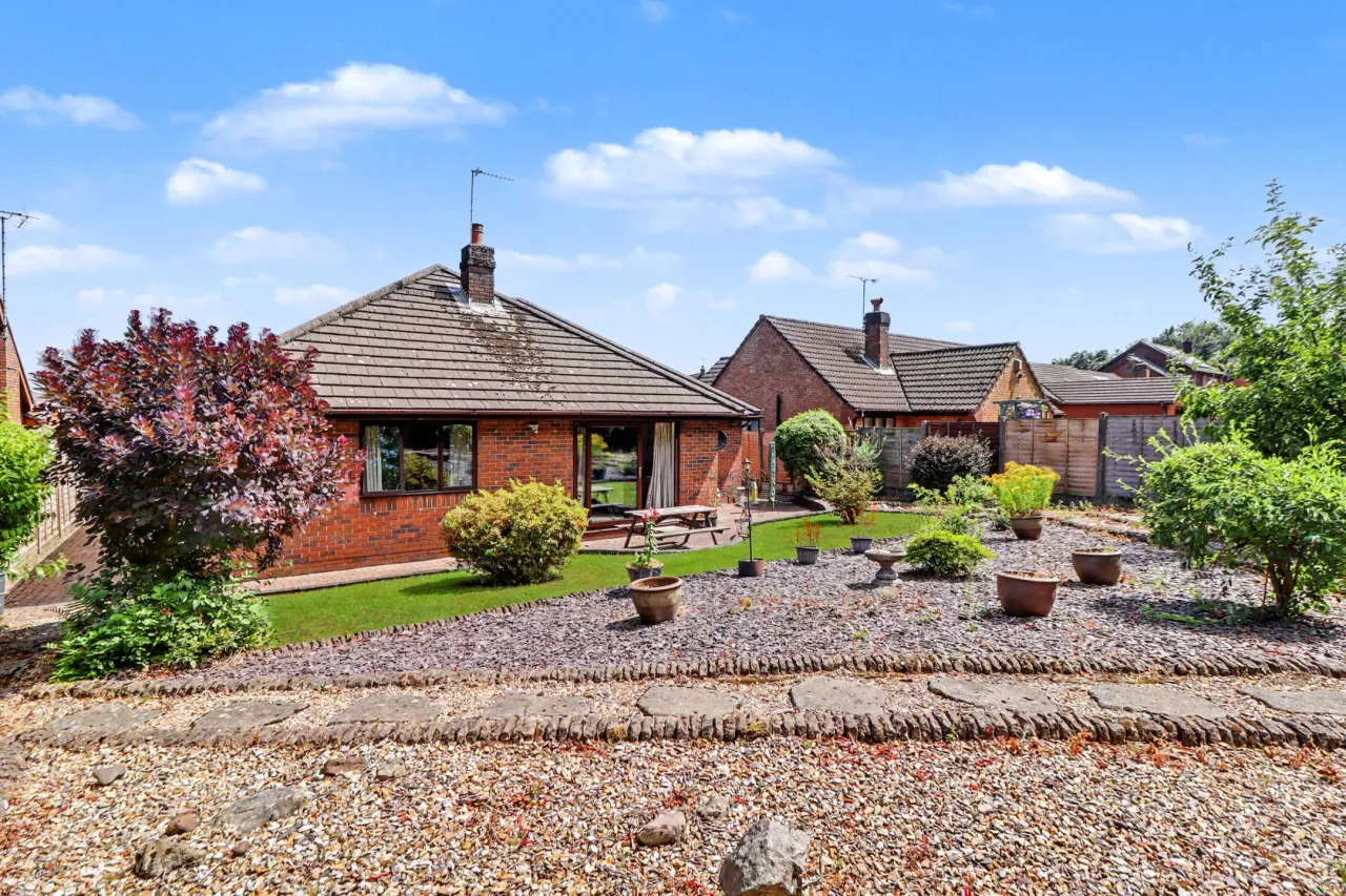 Oakhurst Crescent, Stoke-On-Trent, photo 22