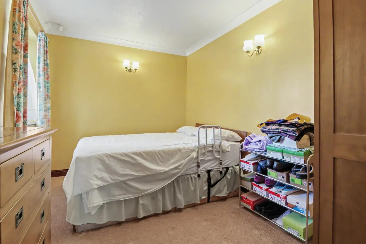 Oakhurst Crescent, Stoke-On-Trent, photo 12