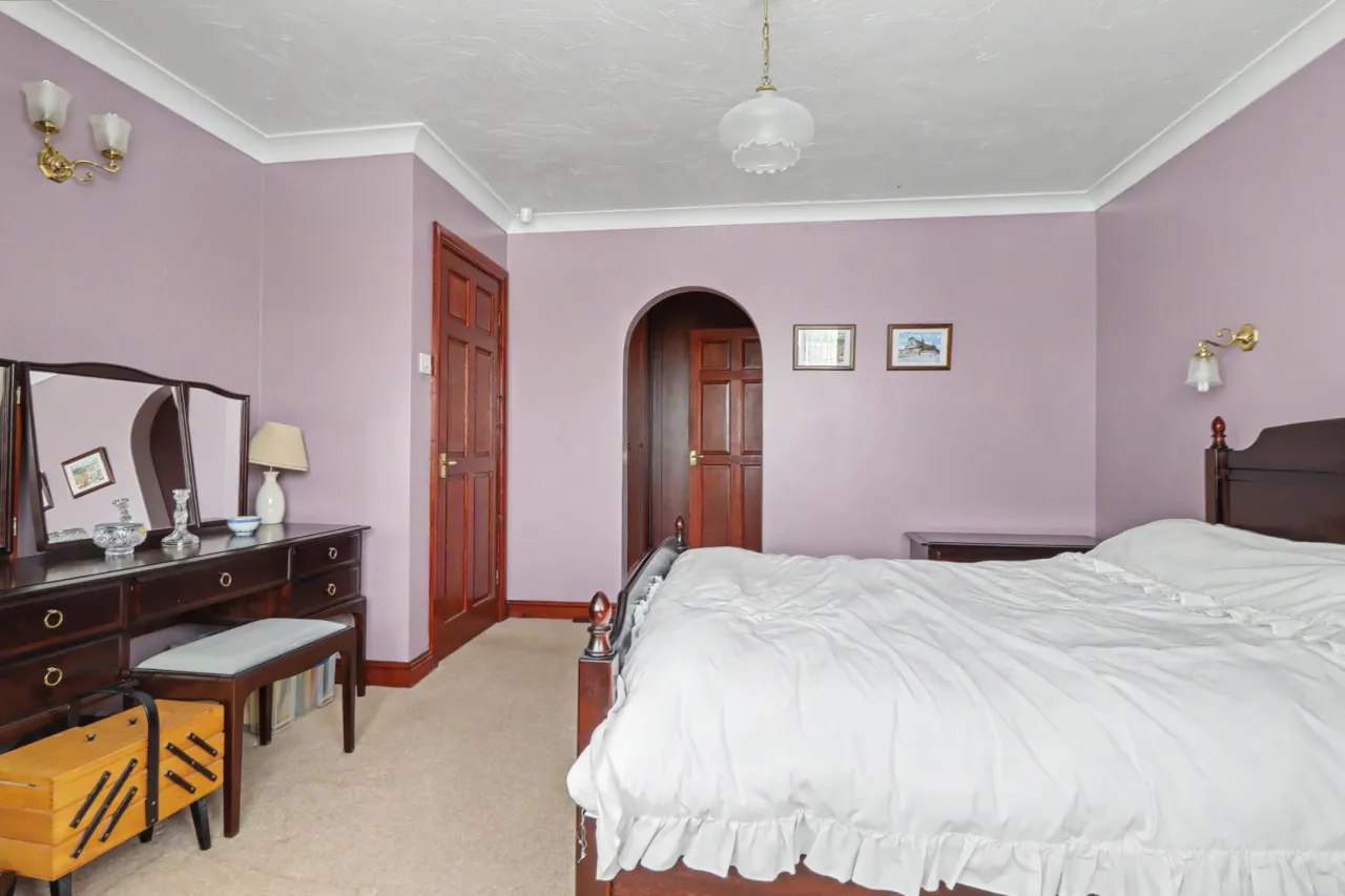 Oakhurst Crescent, Stoke-On-Trent, photo 9