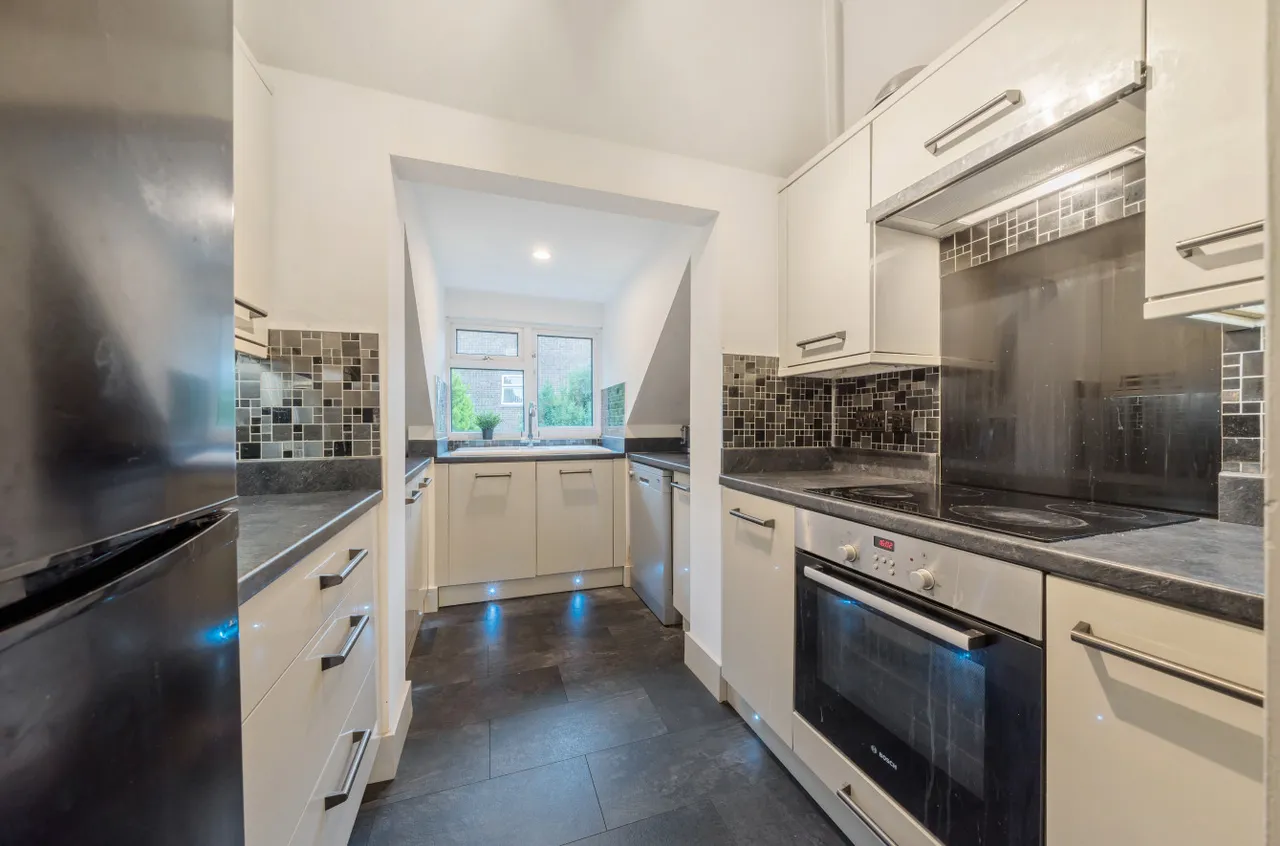 Osborne Road, Wokingham, Berkshire, RG40 1TL, photo 3