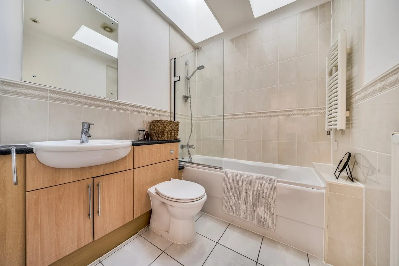 Station Road, Dorridge, B93, photo 7