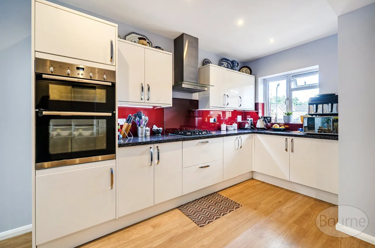 Ewins Close, Ash, GU12, photo 13