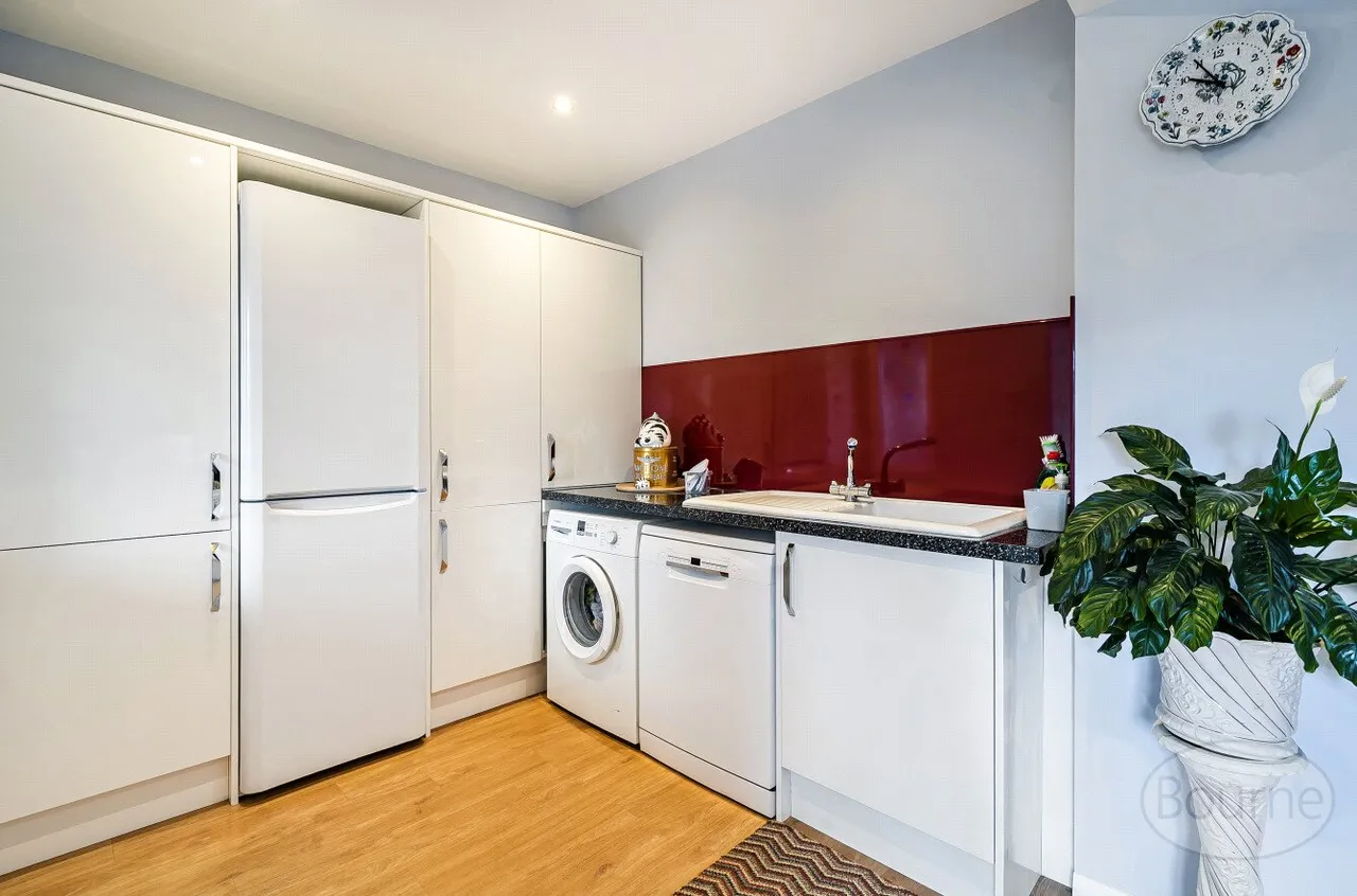 Ewins Close, Ash, GU12, photo 14