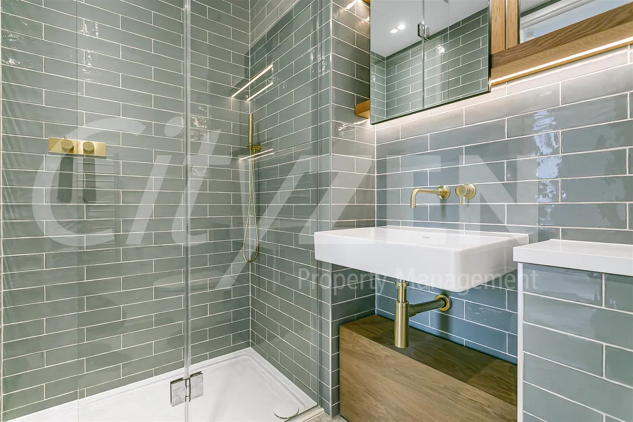Hollandbury House, 4 Brent Way, London, TW8 8GR, photo 24