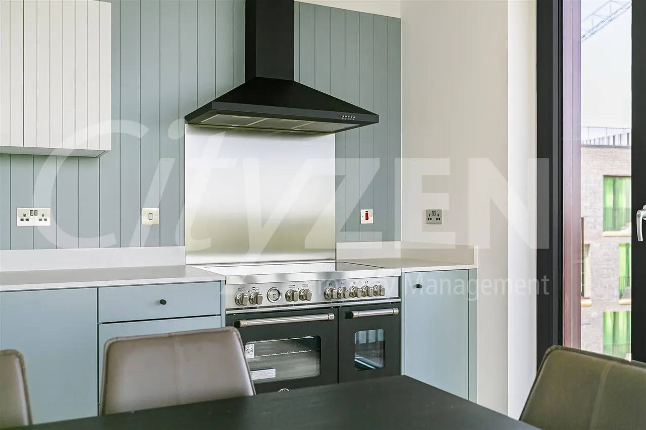 Hollandbury House, 4 Brent Way, London, TW8 8GR, photo 11