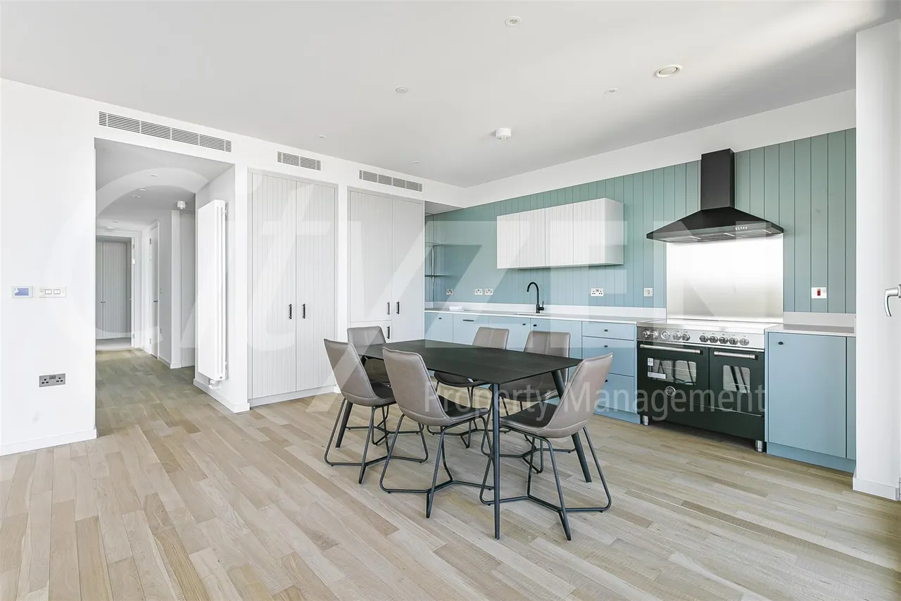Hollandbury House, 4 Brent Way, London, TW8 8GR, photo 15