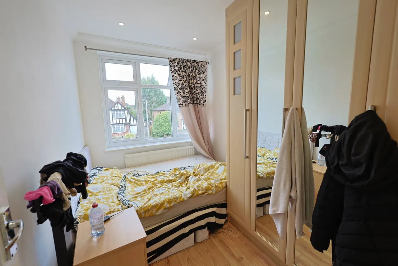 Kings Drive, Edgware, photo 13