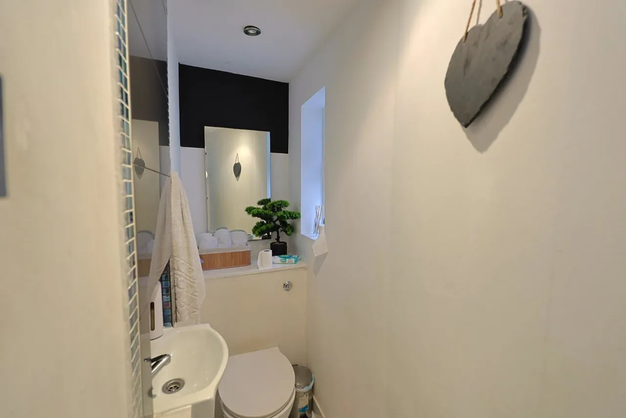 Kings Drive, Edgware, photo 4