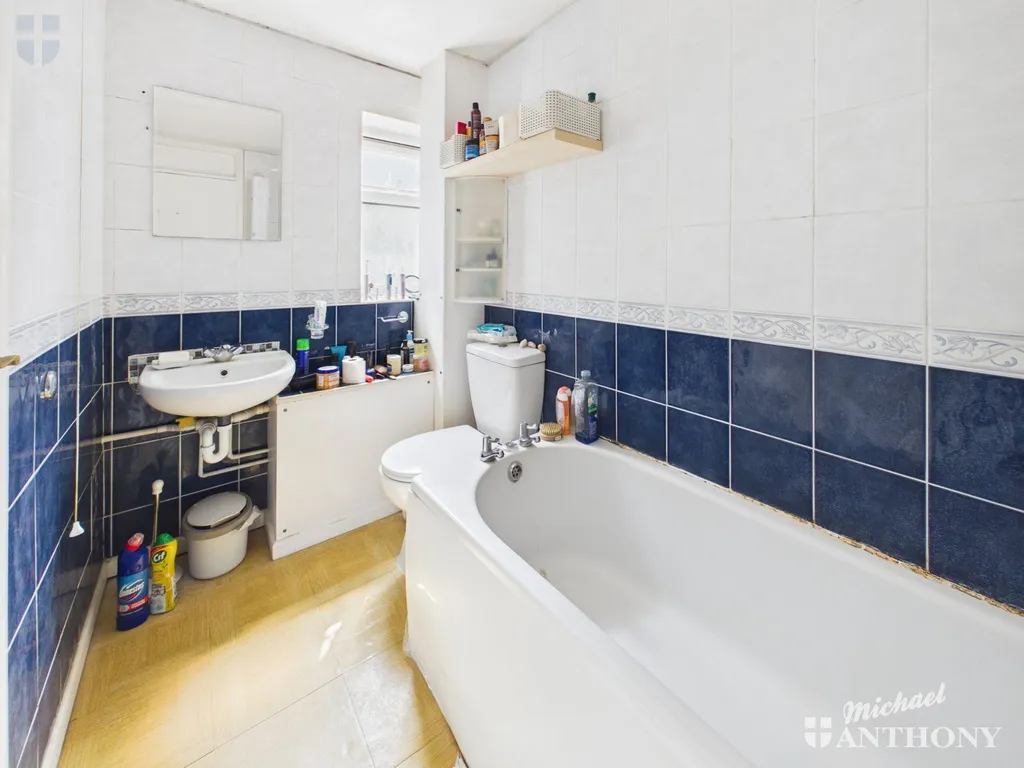 Elmhurst Road, Aylesbury, HP20 2AG, photo 8