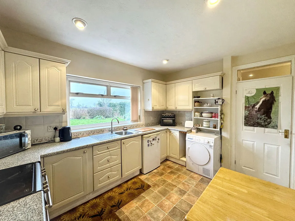 Rhuddlan Road, Bodelwyddan, Denbighshire, LL18 5UN, photo 10