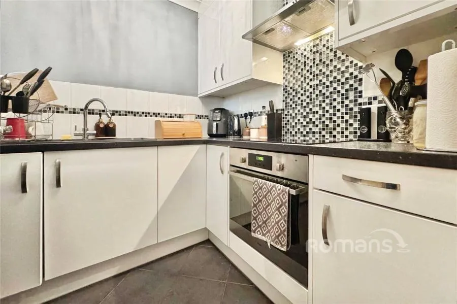 High Street, Sandhurst, GU47, photo 3