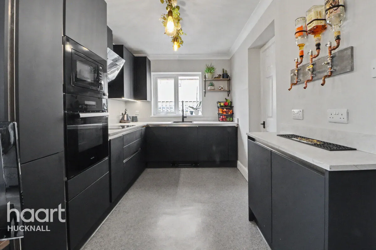 Wood Lane, Nottingham, NG15, photo 2