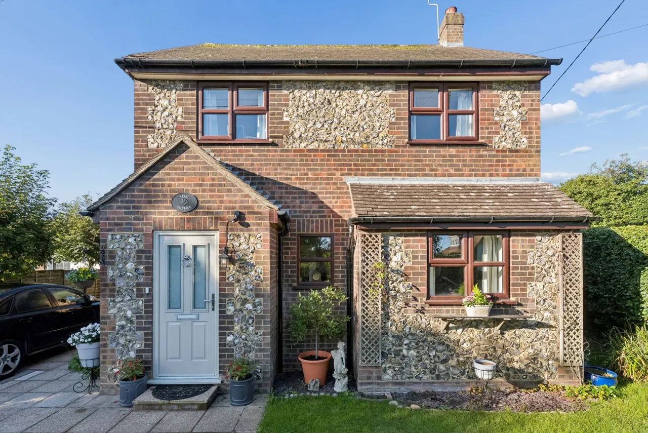 Main Road, Naphill, HP14, photo 33