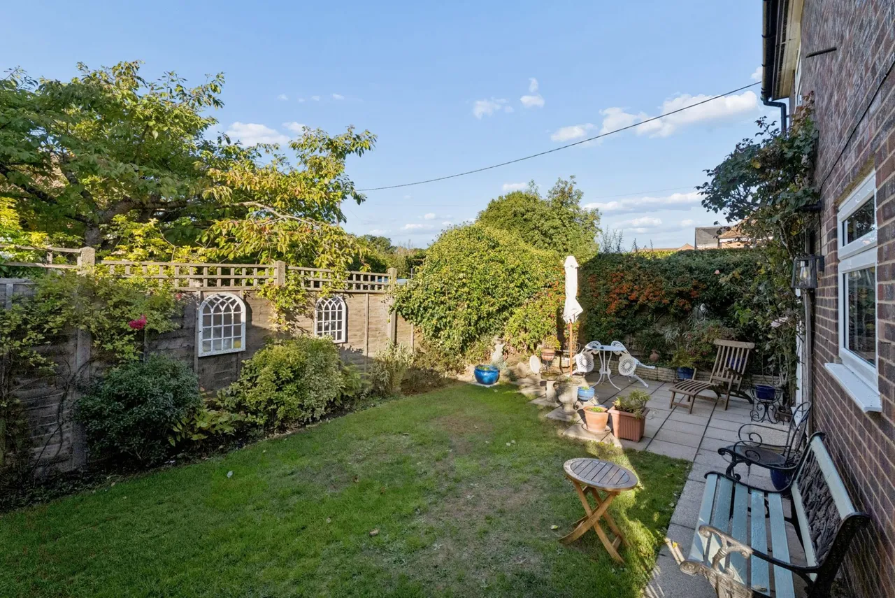 Main Road, Naphill, HP14, photo 39