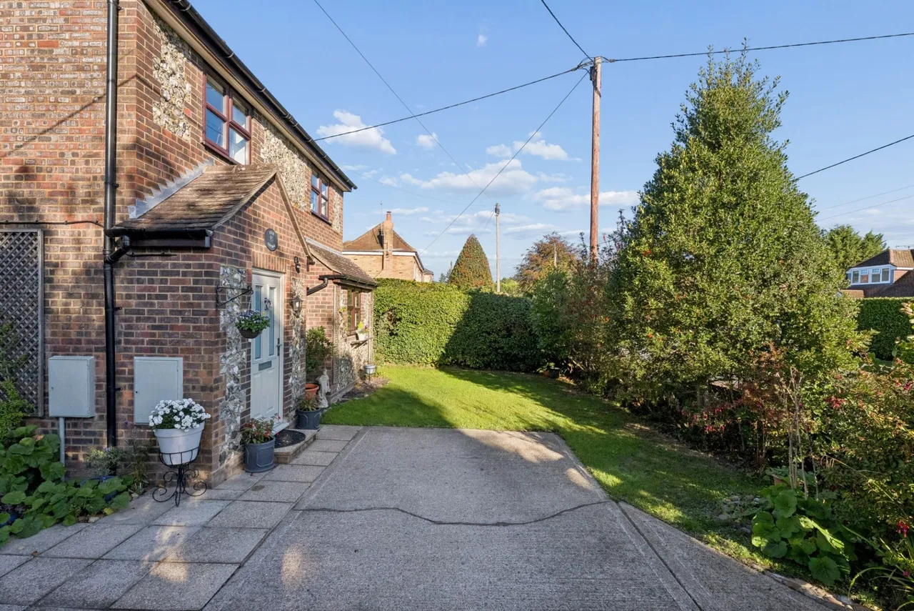 Main Road, Naphill, HP14, photo 37